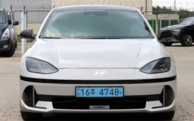 인천중고차견적내기 아이오닉 6 롱레인지 4WD 매물 사진 8 - 2022/11 121,582km
